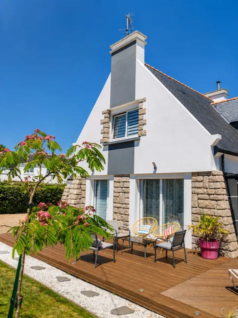 Vacation home, bicycles available - Image 1
