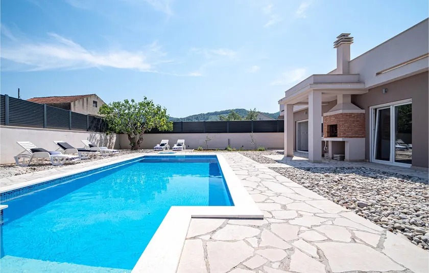 Beautiful Home in Vela Luka With Wifi and 3 Bedrooms - Image 1