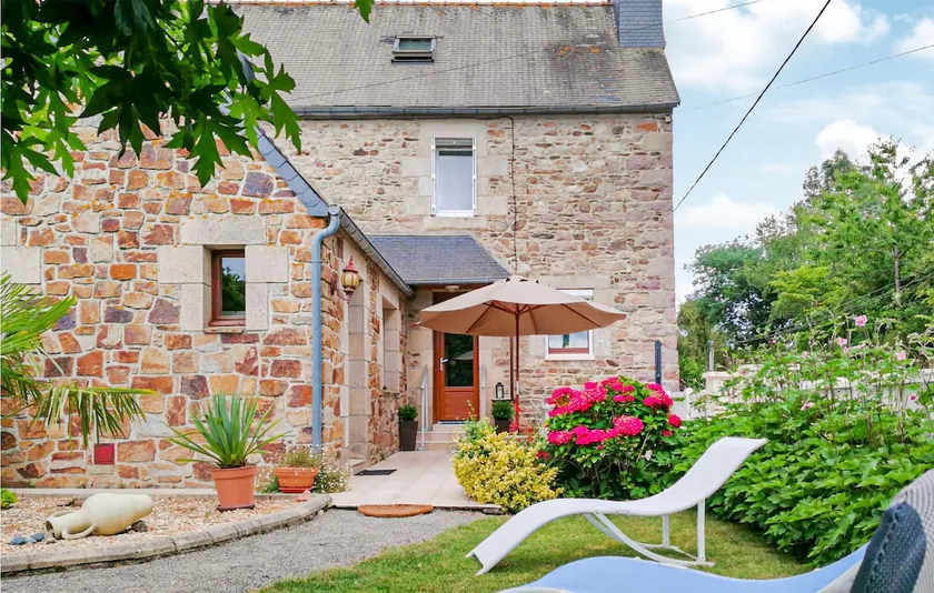 Lovely home in Le Faouet with kitchen - Image 1