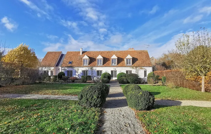 Lovely Home In Yèvre-La-Ville - Image 1