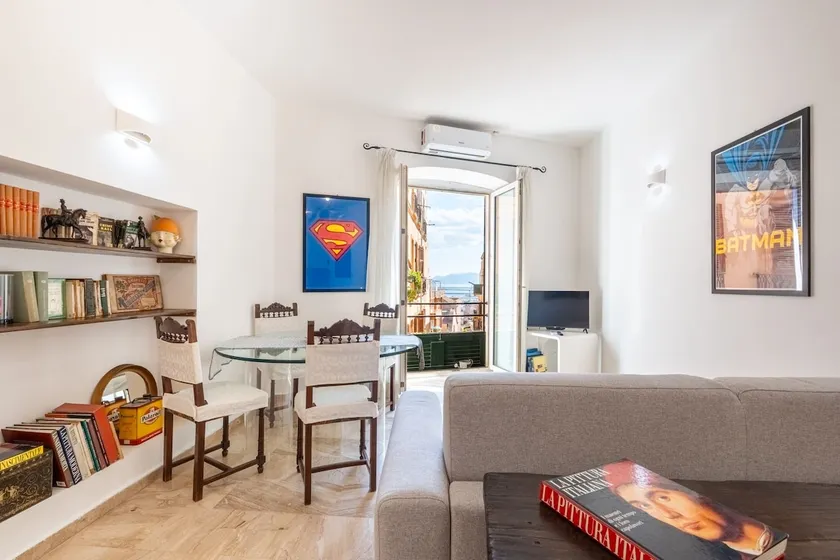 Central Cagliari Apartment with Sea View - Image 1