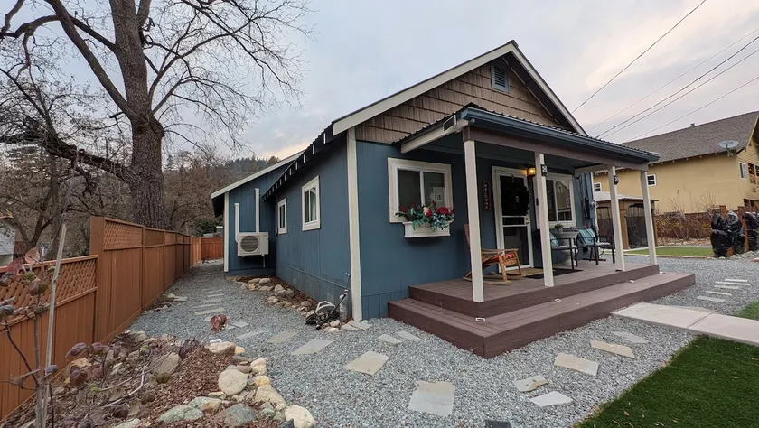 Caddis Shack-2/2 Walk to Downtown, Near the River! - Image 1
