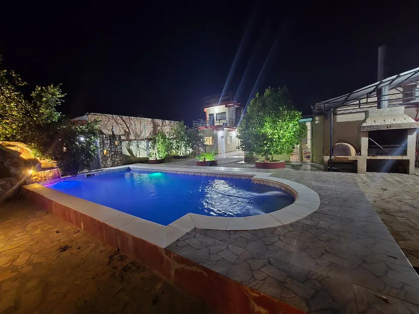 Large House with Pool + Waterfall and 360° Viewpoint - Image 1