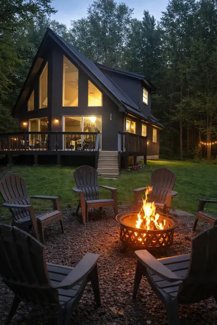 Poconos Fall Retreat-Indoor Pool! Sleeps 8 - Image 1