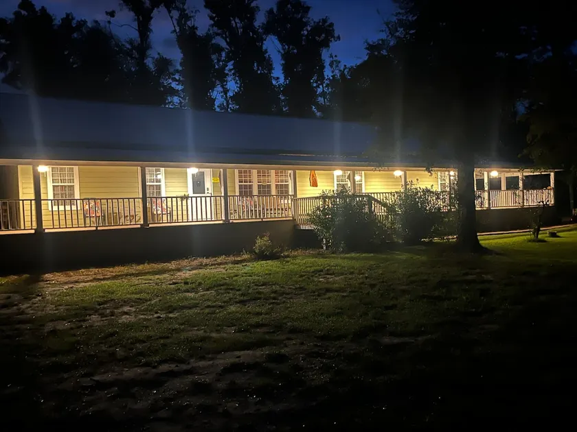 Robbins Way Retreat - Image 1