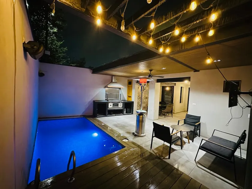 Nice and comfortable house with a pool - Image 1