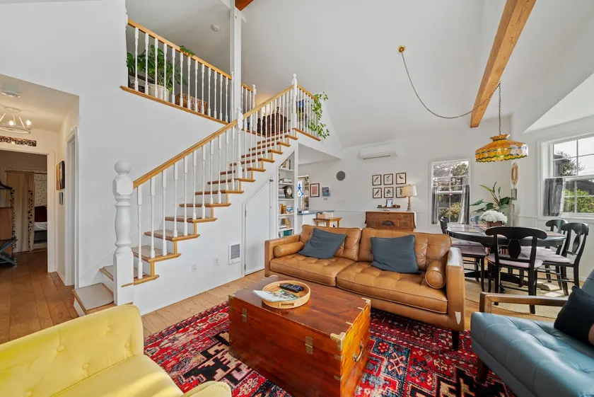 Love, Bird • Cozy home, walk to beach & downtown! - Image 1