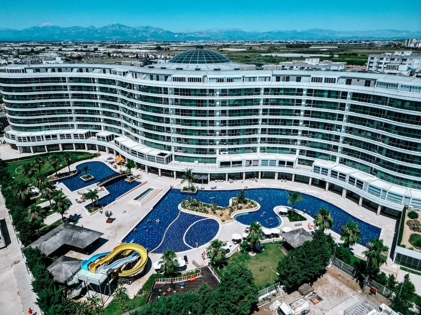 Elegant residence with heated pool and SPA S2 - Image 1