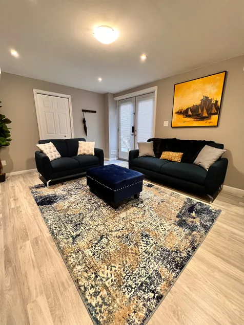 1 Bed Rm walkout Sep Ent. - Image 1