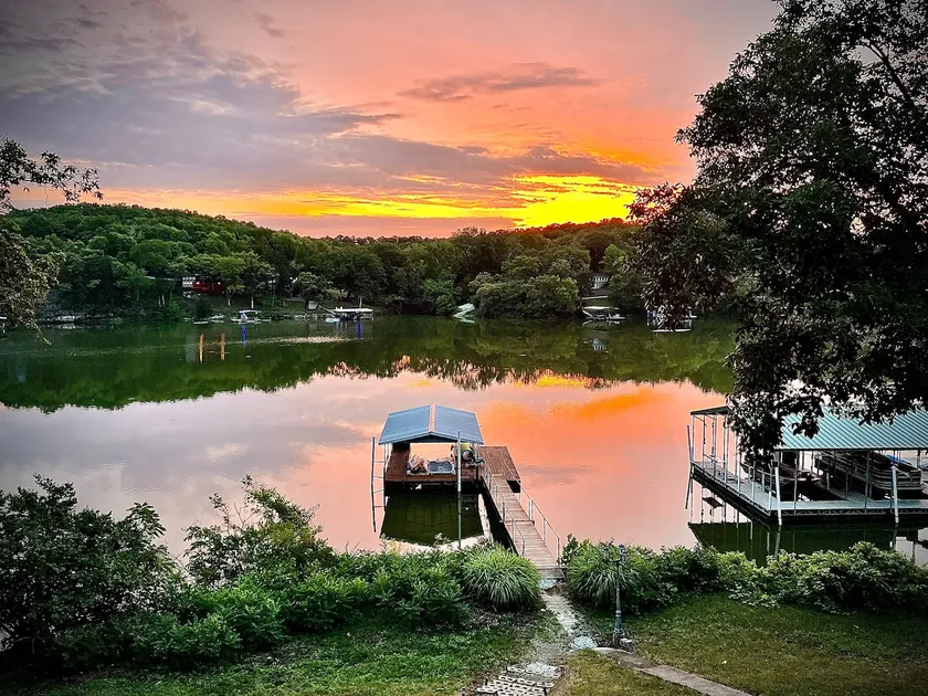 Blue Bayou | Lakefront Escape – 90MM | Sleeps 12 - Image 1