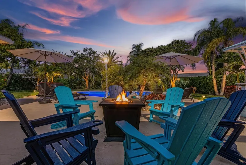Tropical Heated Pool/ Hot Tub/ Tiki Bar/Fire Pit - Image 1