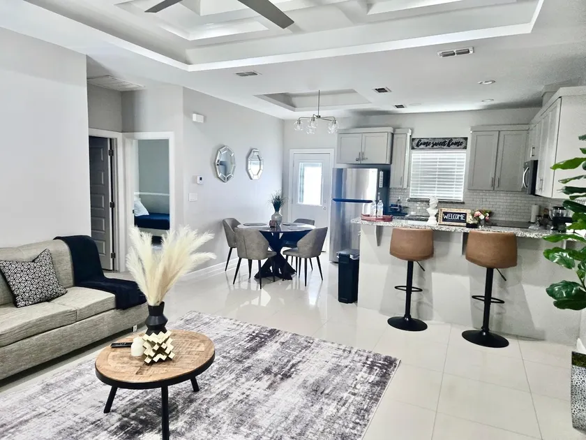 Gated, elegant condo w/yard•Walk to dining & shops - Image 1