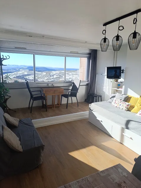 apartment for 4 to 5 people - Image 1