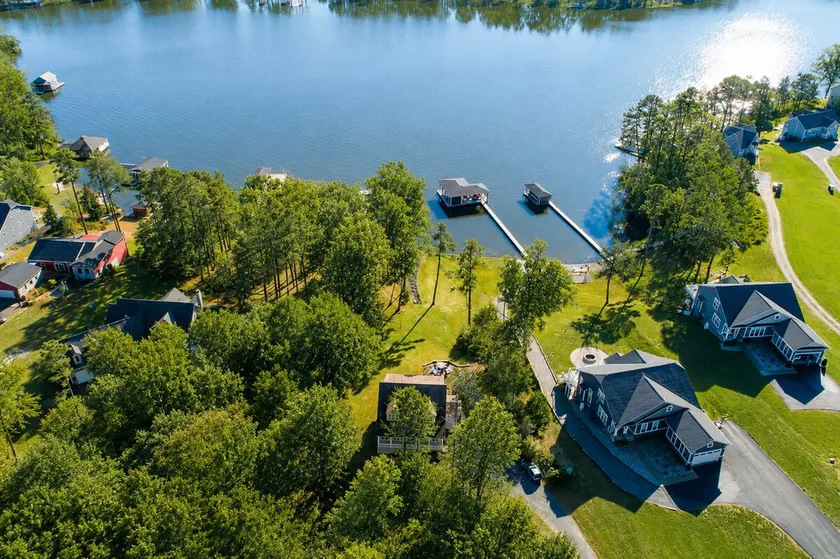 Sprawling 5BR Lakefront Dog Friendly | Hot Tub - Image 1