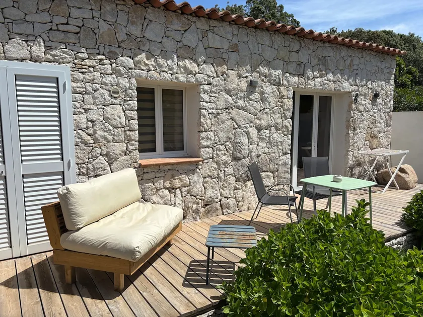 Small townhouse, close to the center - Image 1