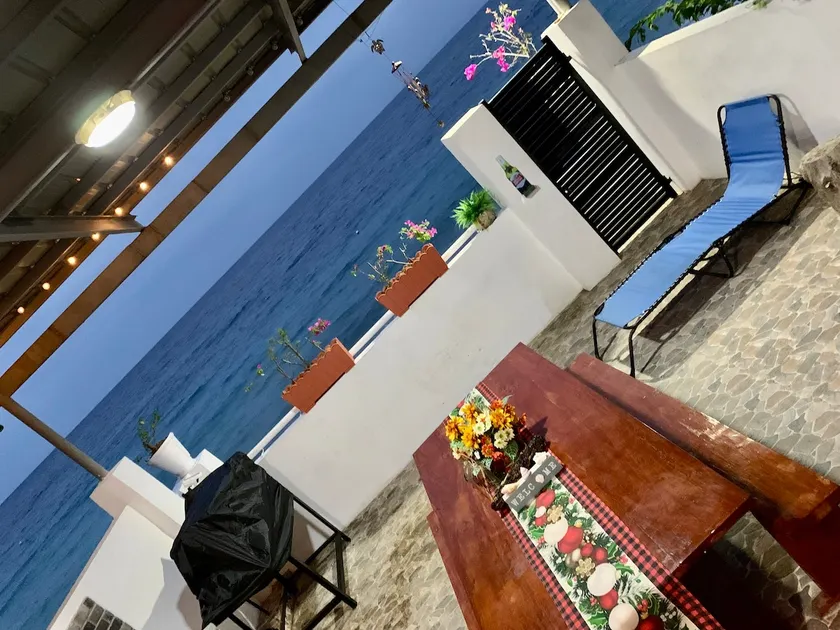 Samantha's Cove Priv Beach House - Image 1