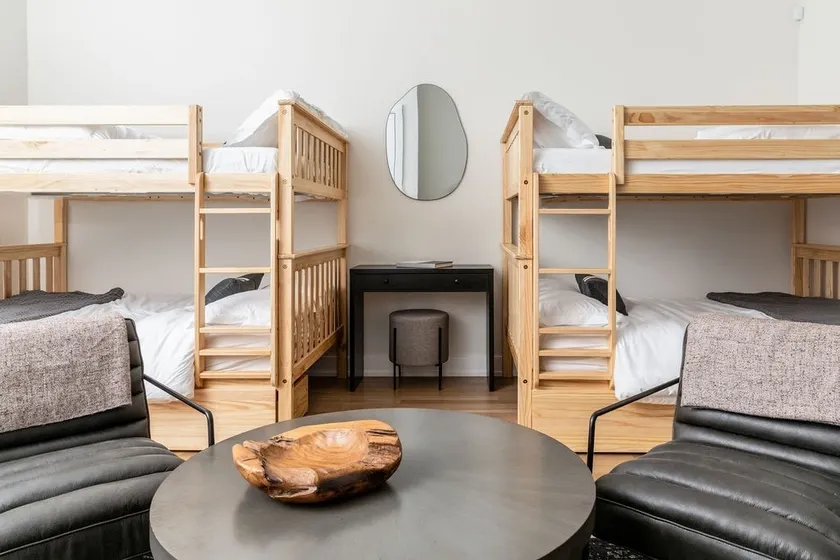 Luxury SOHO Styled Two-Level Townhouse - Old Town - Image 1