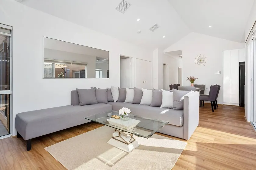 Contemporary Retreat near Hillarys Boat Harbour - Image 1