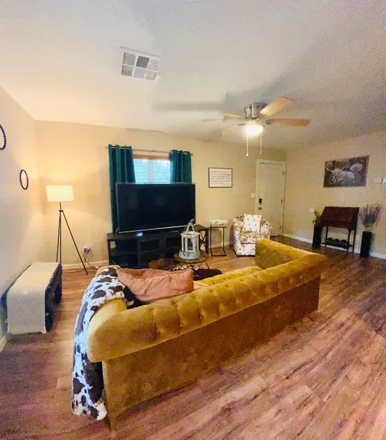 NEW 39th Street hot tub - Image 1