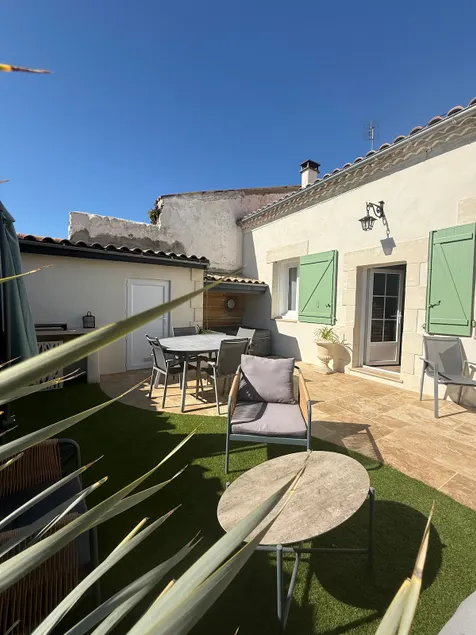 La Villa Boisée, quiet, close to the sea, spa - Image 1
