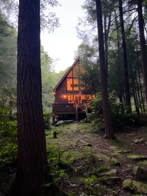 Lakefront Cabin in Stunning Storybook Setting - Image 1