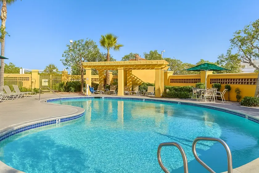 King Bed Room at La Quinta Inn & Suites by Wyndham Ontario Airport - Image 1