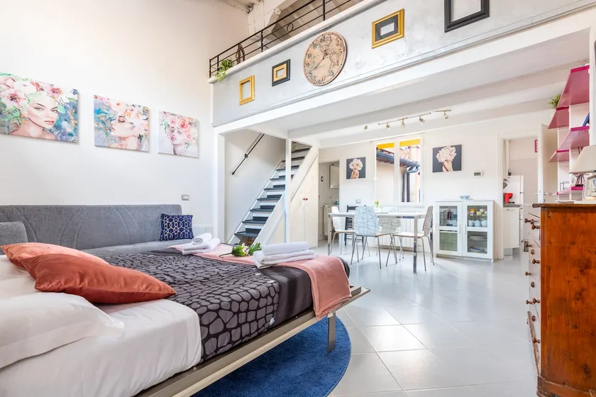 Modern loft • Sleeps 5 • Downtown Florence - Image 1