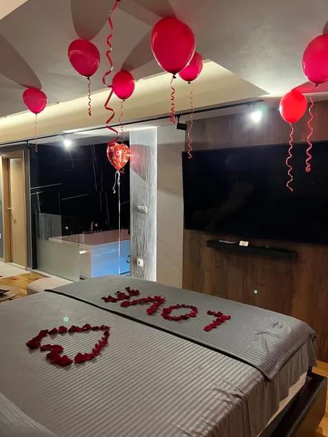 Romantic & Jacuzzi - Image 1