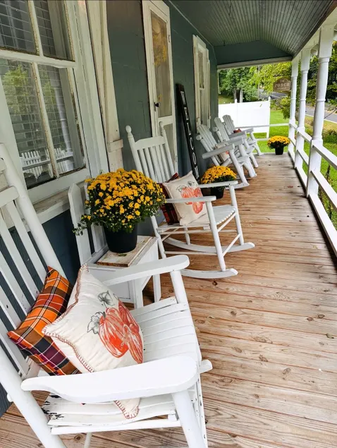 The Sugarloaf Inn - Image 1