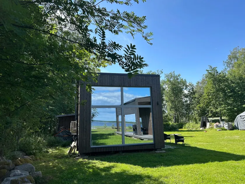 The Cube, accommodation on a small island. - Image 1