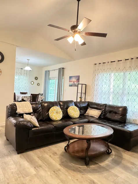 Condo in Gulf Shores - Image 1