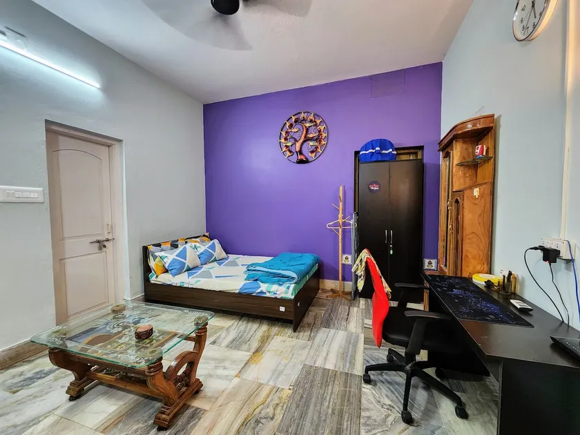 Furnished Studio with Private Bath Tub - Image 1
