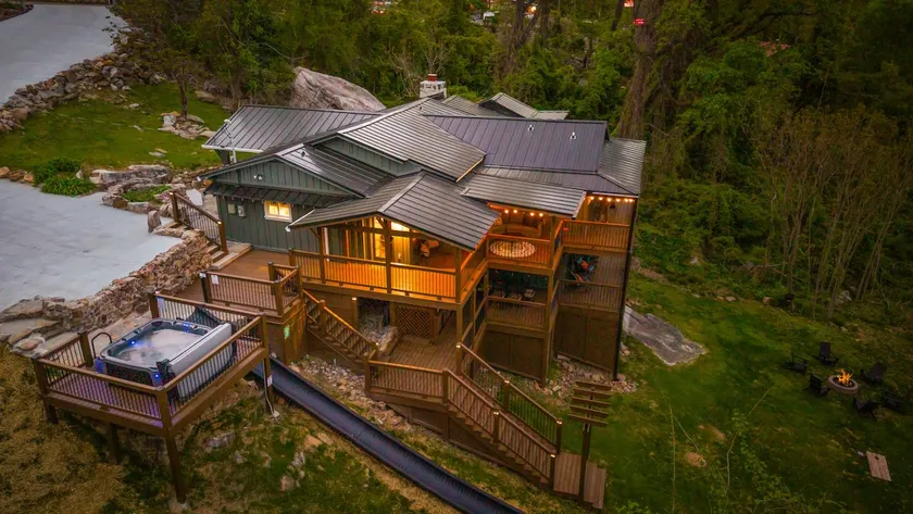The Nest: Epic Family Home w/ Rock Climbing+Slide - Image 1