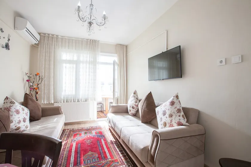 Ground floor 3BR Flat for 10 Pax near BLUE MOSQ - Image 1
