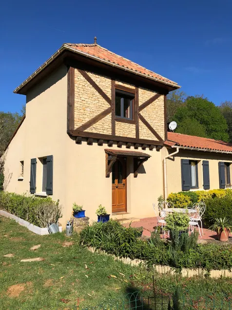 Daniel and Bernadette's cottage - Image 1