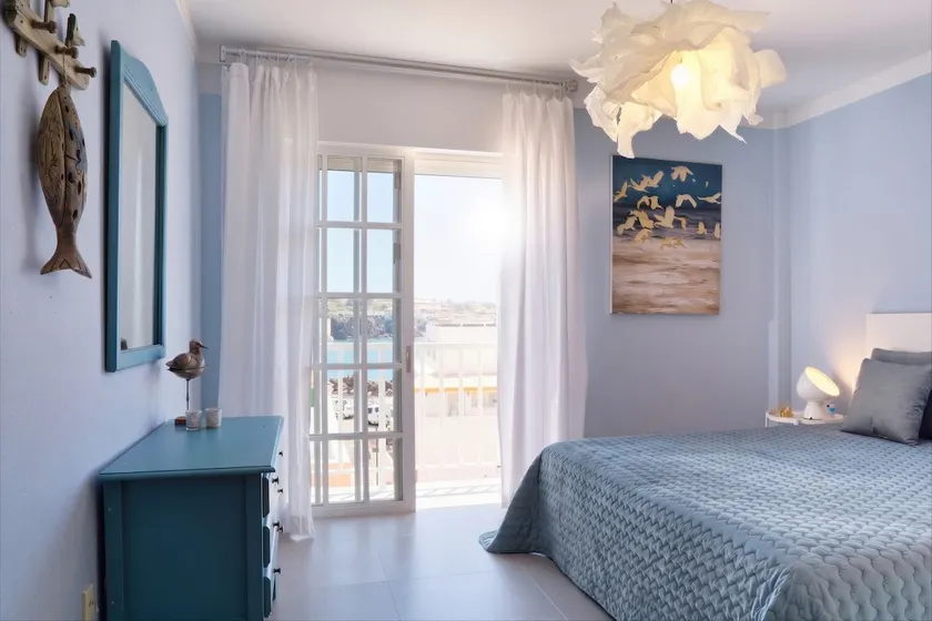 Miramar, Apartment with king-size bed and double bed - Image 1