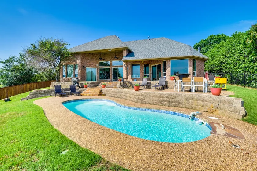 Poolside Fun! Private Lakefront Little Elm Escape - Image 1