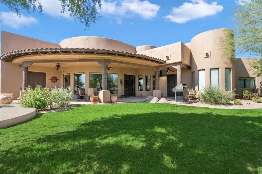 The Genoa House ~ Oasis in the Hills - Image 1