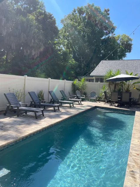 Beautiful Family Pool Home - Image 1