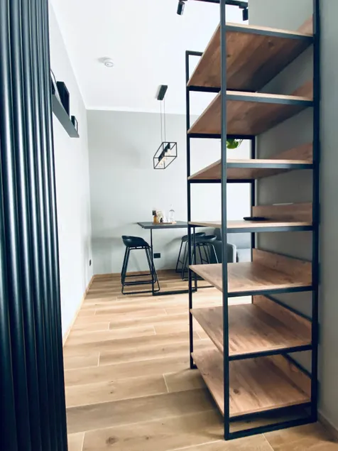 M4 BLACK Monolocale Moderno e Funzionale - Image 1