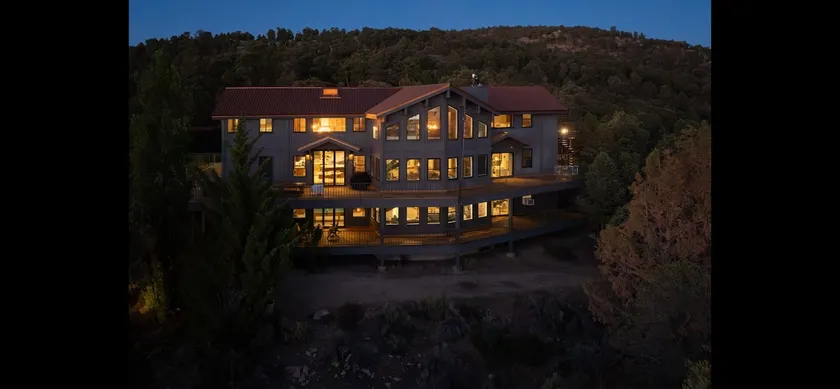 Steel Pine As Seen On TV * Immaculate Views & SPA - Image 1