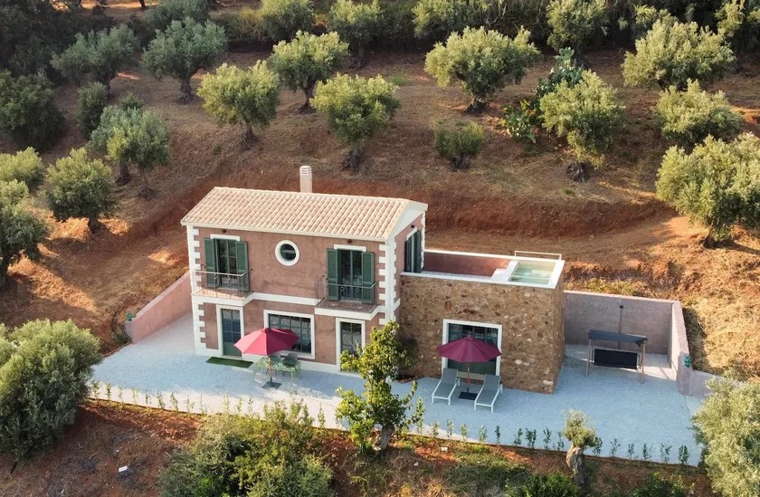 Small Exclusive Retreat - Image 1