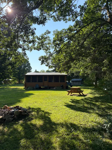 NEW! 3 Bedroom Black Lake Bluff Point 5/9-10/30 - Image 1
