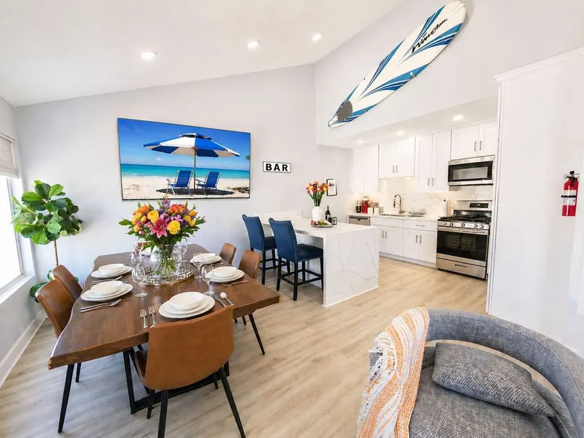 Searenity suite-, Near Beach, dog beach, & Surf - Image 1