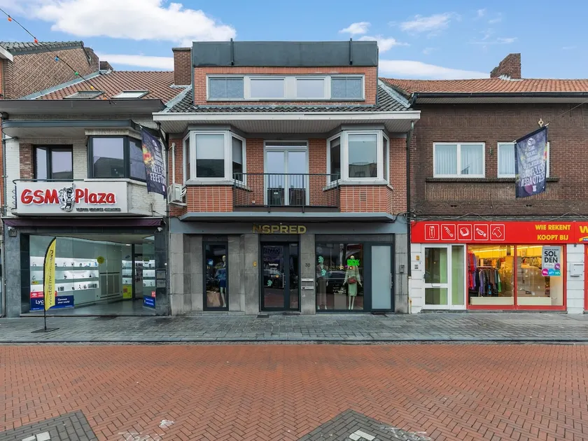 Duplex Apartment in the shopping street of Maasmechelen - Image 1