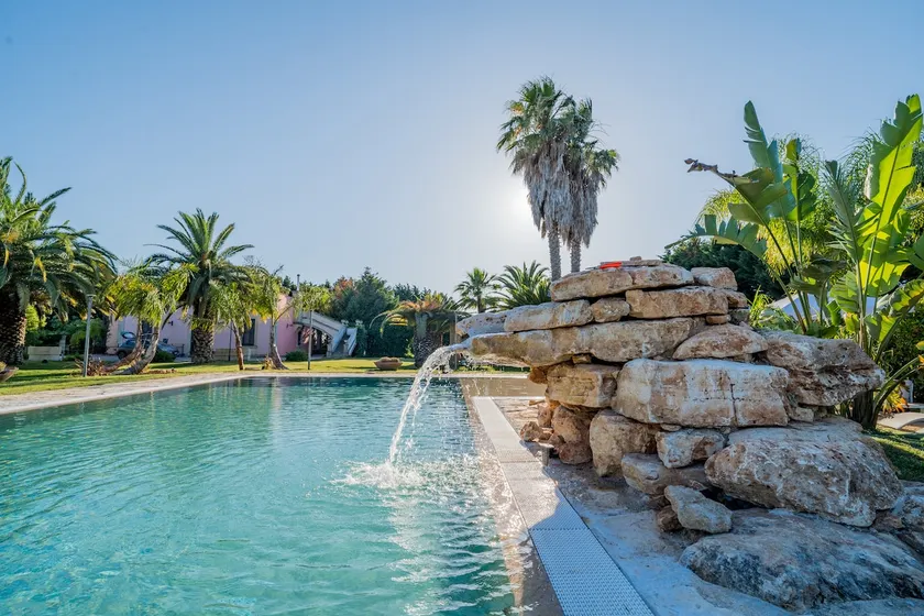 Historic villa in the heart of the Terre del Negroamaro area - Image 1