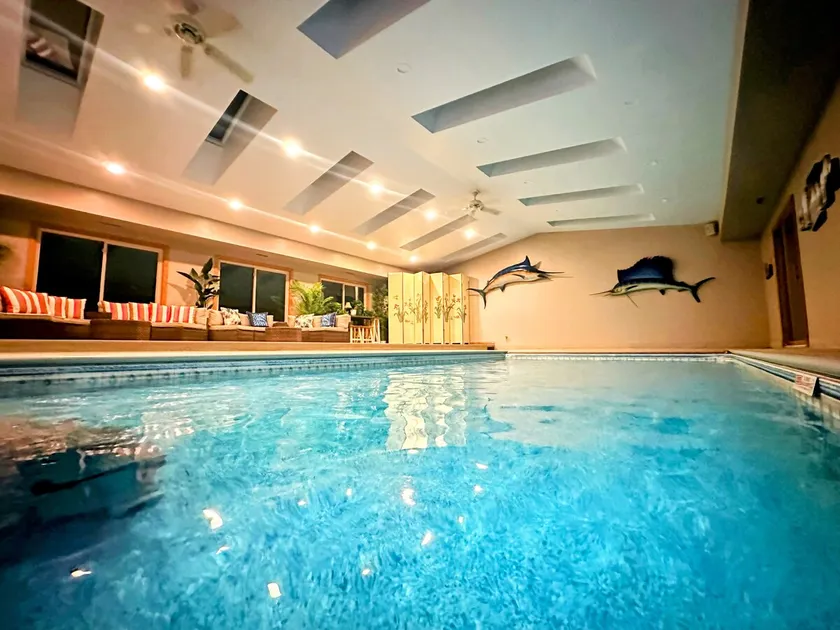 Luxurious Retreat with Pool & Hot Tub - Image 1