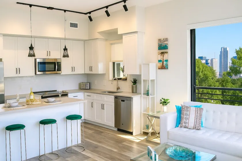 Modern Oasis 2R/3Bd /Gym/EV Near Beaches&Downtown - Image 1