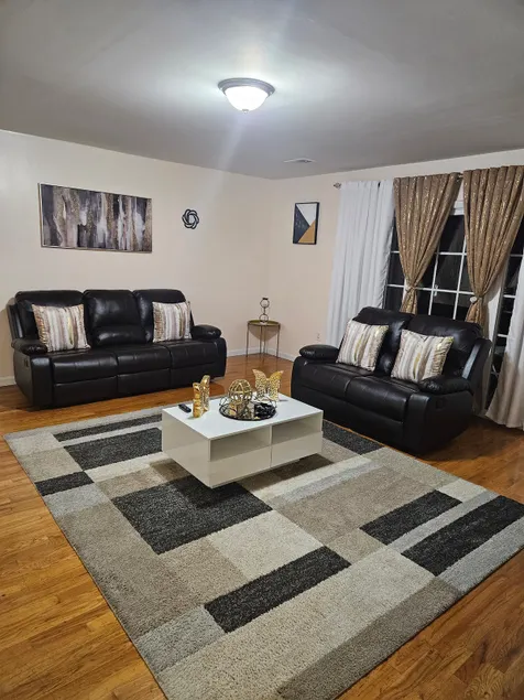 Beautiful 3 bdrm apt 6min EWR - Image 1