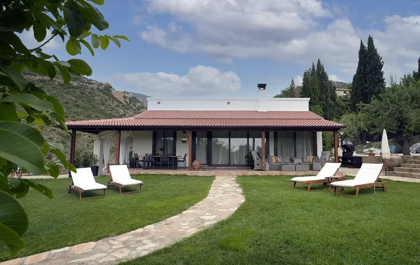 Villa Jardines de Guara - Image 1
